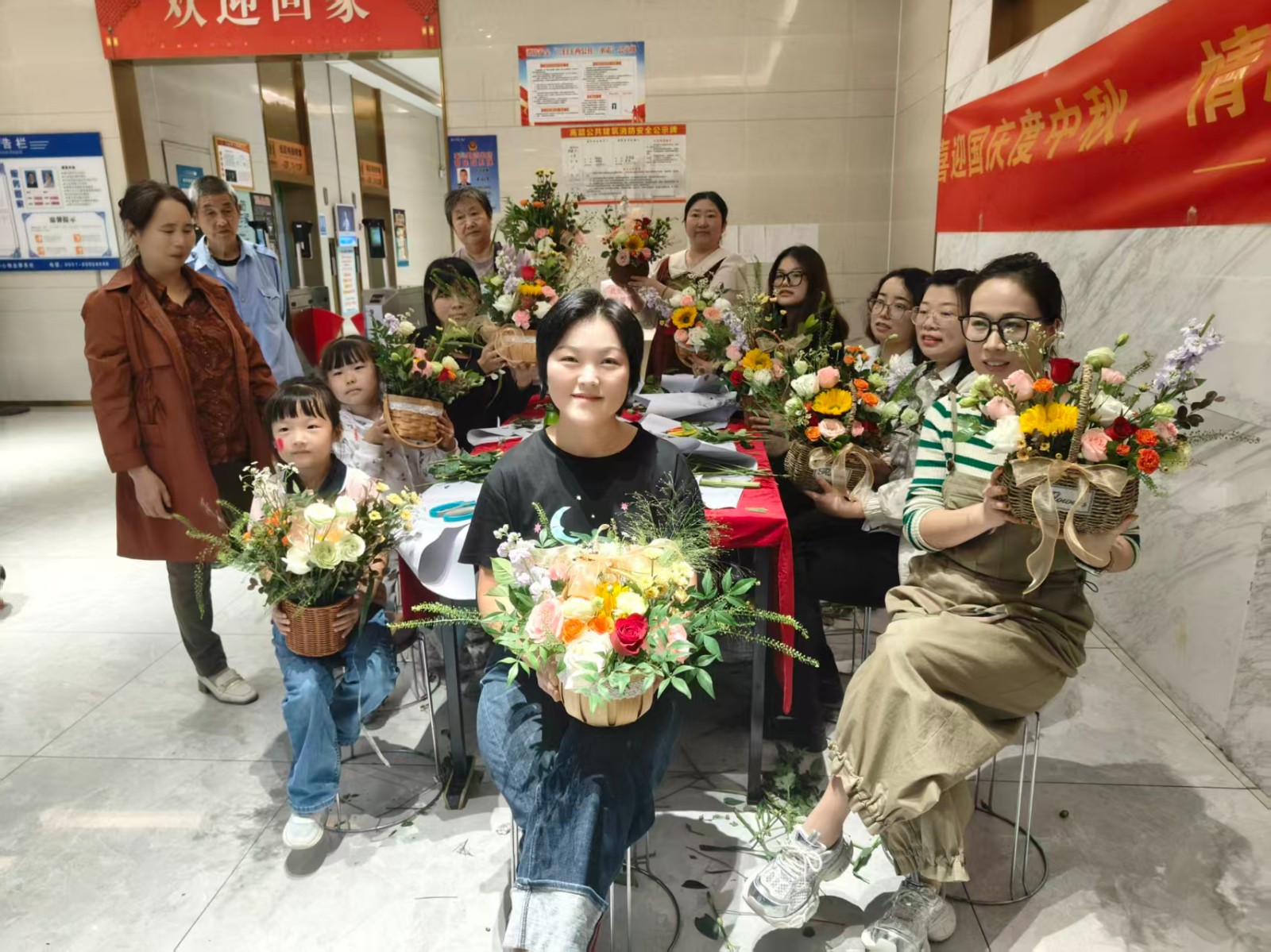 鼎鑫中心中秋插花映團圓 愛國電影賀華誕